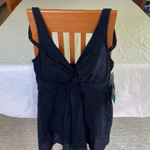 Swim Solutions band new with tags black suit sz 8. Non smoking home.